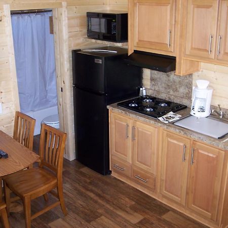 Russian River Camping Resort Cottage 7 Cloverdale Exterior photo
